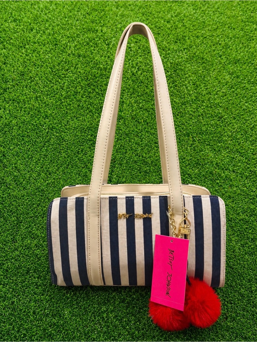 🍒Betsey Johnson Navy and Cream Striped Tote with Gold chain🍒